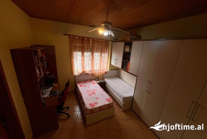Shtepi me qera 2+1 ne Tirane - 60,000 Leke