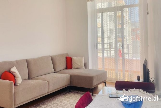 Shtepi me qera 1+1 ne Tirane - 420 Euro