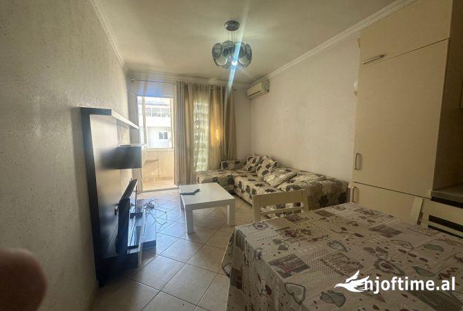 Shtepi me qera 1+1 ne Tirane - 320 Euro