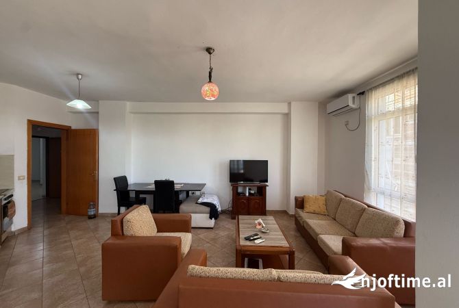Shtepi me qera 2+1 ne Tirane - 450 Euro