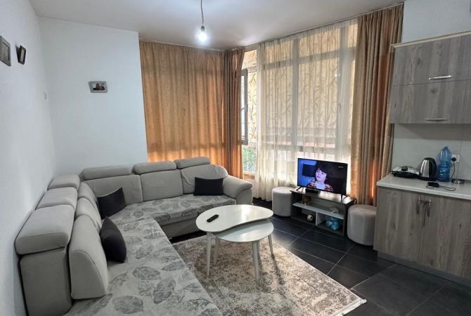 Shtepi me qera 2+1 ne Tirane - 400 Euro