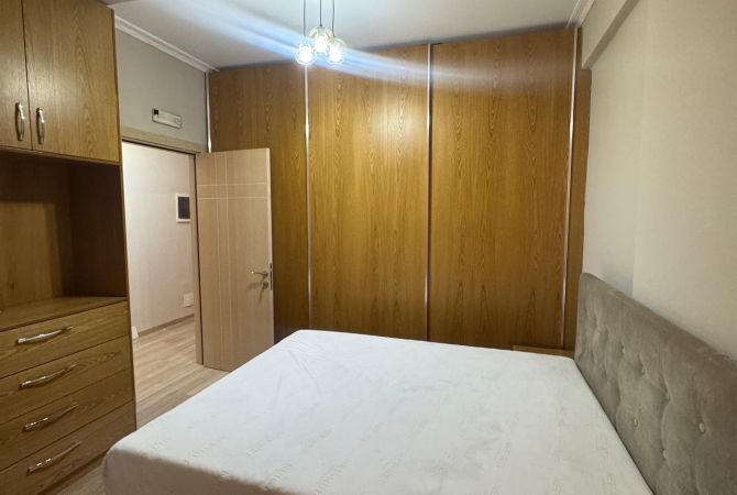 Shtepi me qera Apartament ne Tirane, 2+1, Mobilimi E mobiluar, Pagesa 500  Euro.