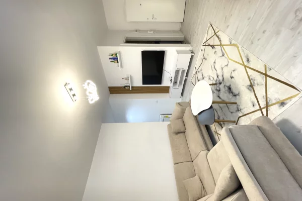 Shtepi me qera 1+1 ne Tirane - 50,000 Leke