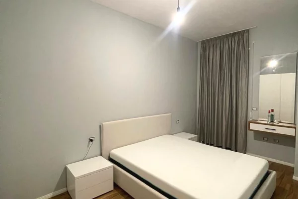 Shtepi me qera Apartament ne Tirane, 1+1, Mobilimi E mobiluar, Pagesa 500  Euro.