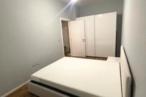 Shtepi me qera Apartament ne Tirane, 1+1, Mobilimi E mobiluar, Pagesa 500  Euro.