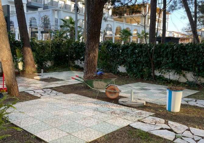 Ambient biznesi me qera 2+1 ne Durres - 50,000 Leke