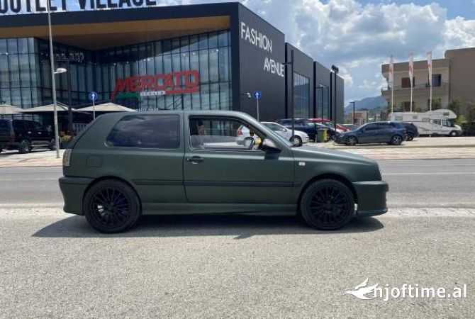 Auto in Vendita  a Tirana - 2,300 Euro