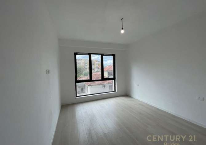 Shtepi me qera 2+1 ne Tirane - 652 Euro