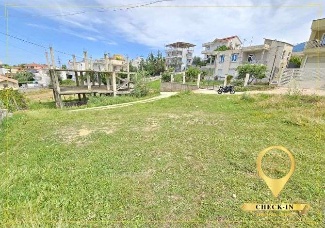 Truall ose Toke  ne Tirane - 62,000 Euro