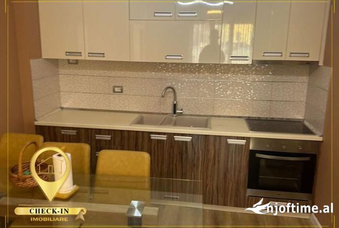 Shtepi me qera 2+1 ne Tirane - 70,000 Leke
