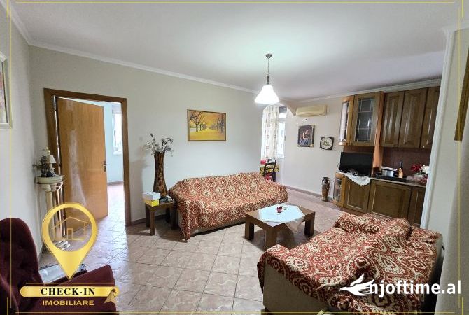 Shtepi me qera 2+1 ne Tirane - 550 Euro