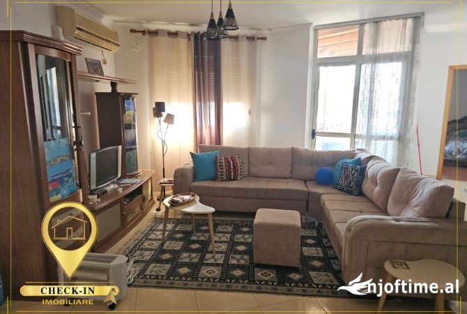 Shtepi me qera 2+1 ne Tirane - 650 Euro