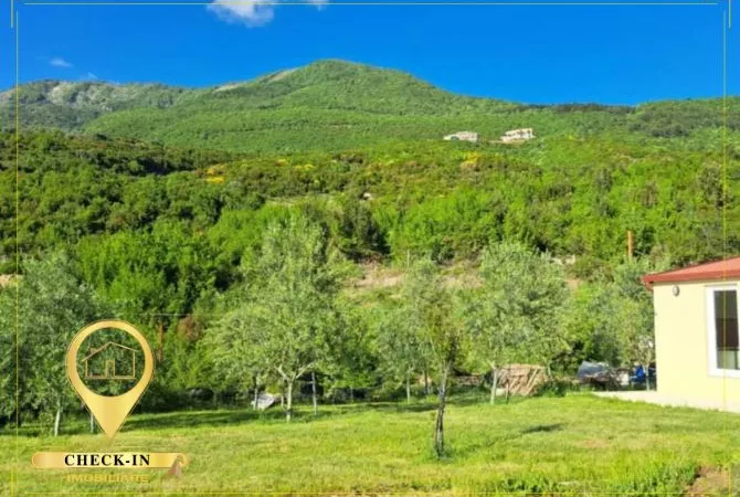 Shtepi me qera 2+1 ne Tirane - 300 Euro