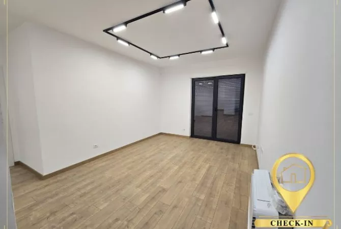 Ambjent biznesi me qera 3+1 ne Tirane - 600 Euro