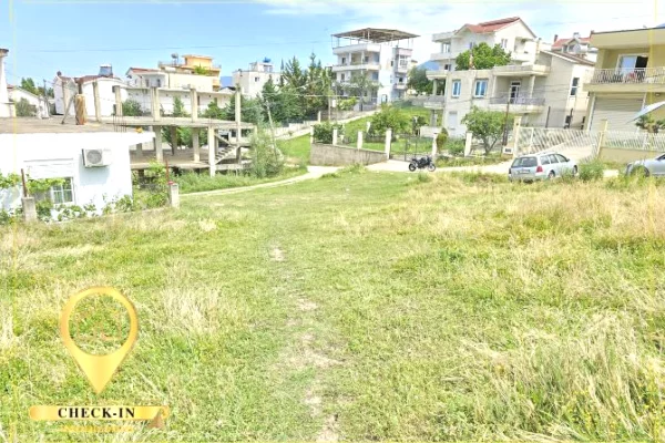 Truall ose Toke ne Tirane - 62,000 Euro