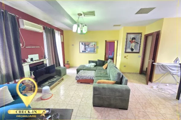 Shtepi ne shitje Duplex(shtepi me 2 kate) ne Tirane, 4+1, Mobilimi E mobiluar, Pagesa 324,000  Euro.