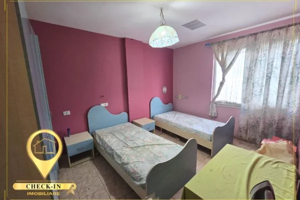 Shtepi ne shitje Duplex(shtepi me 2 kate) ne Tirane, 4+1, Mobilimi E mobiluar, Pagesa 324,000  Euro.