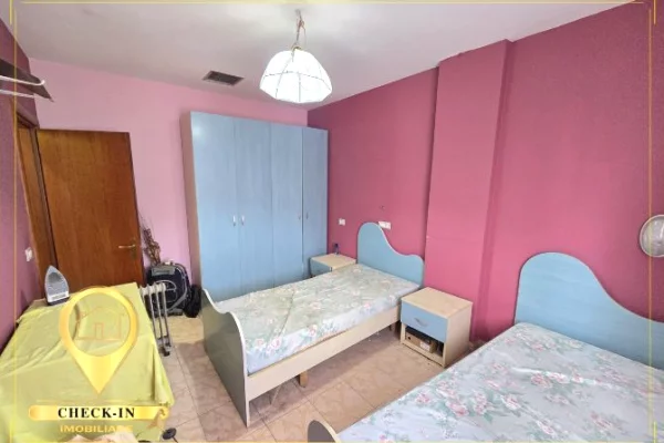 Shtepi ne shitje Duplex(shtepi me 2 kate) ne Tirane, 4+1, Mobilimi E mobiluar, Pagesa 324,000  Euro.