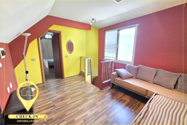 Shtepi ne shitje Duplex(shtepi me 2 kate) ne Tirane, 4+1, Mobilimi E mobiluar, Pagesa 324,000  Euro.