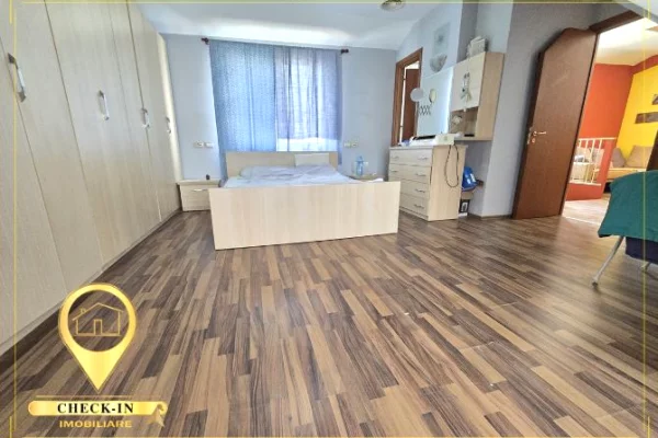 Shtepi ne shitje Duplex(shtepi me 2 kate) ne Tirane, 4+1, Mobilimi E mobiluar, Pagesa 324,000  Euro.