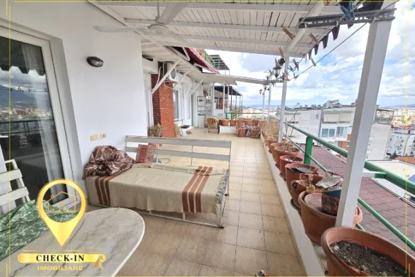 Shtepi ne shitje Duplex(shtepi me 2 kate) ne Tirane, 4+1, Mobilimi E mobiluar, Pagesa 324,000  Euro.