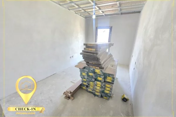 Shtepi ne shitje Apartament ne Tirane, 2+1, Mobilimi Bosh, pa mobiluar, Pagesa 163,000  Euro.