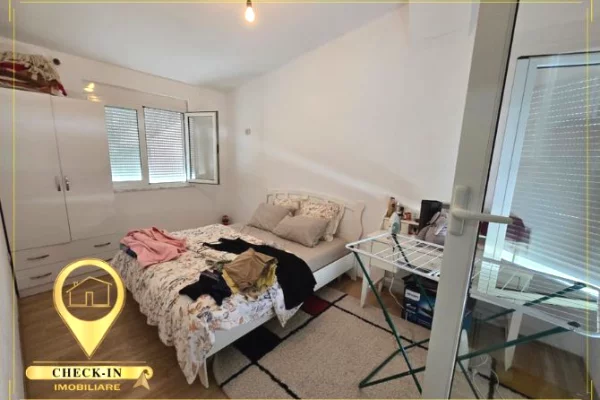 Shtepi ne shitje Papafingo(kati i catise) ne Tirane, 2+1, Mobilimi E mobiluar, Pagesa 270,000  Euro.