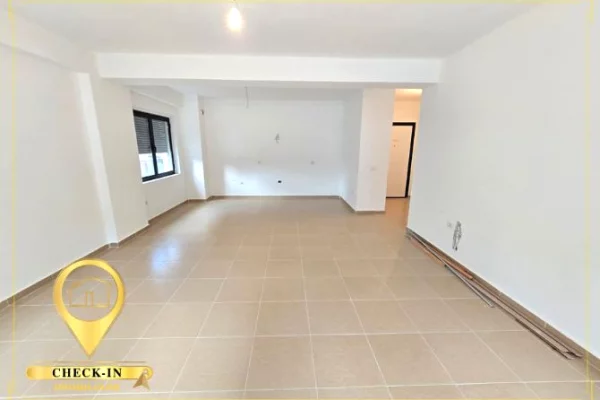 Shtepi ne shitje Apartament ne Tirane, 3+1, Mobilimi Bosh, pa mobiluar, Pagesa 270,000  Euro.
