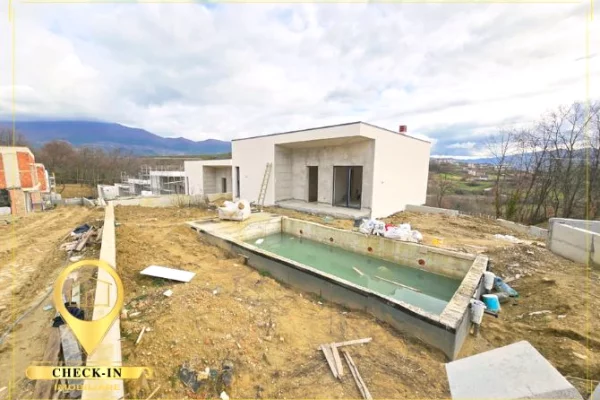 Luxury villas for sale in Tirana 3+1, Emty