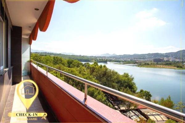 Appartamento in affitto a Tirana 2+1, Arredato