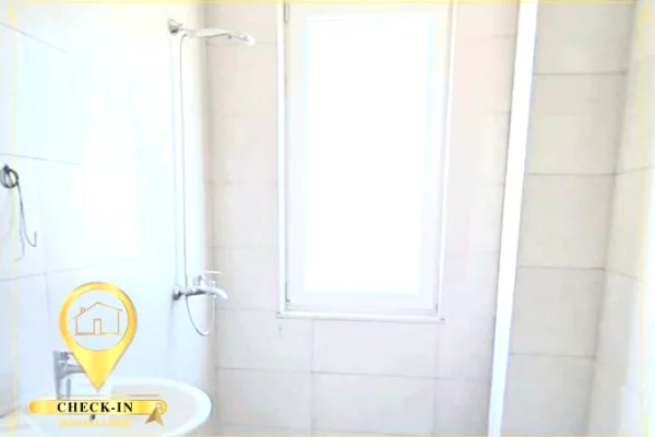 Appartamento in affitto a Tirana 3+1, Vuoto