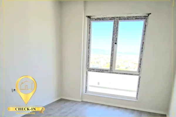 Appartamento in affitto a Tirana 3+1, Vuoto