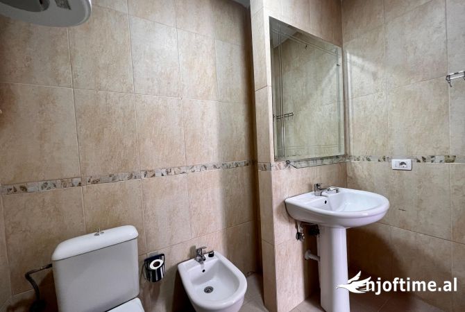 Shtepi me qera Apartament ne Tirane, 1+1, Mobilimi E mobiluar, Pagesa 550  Euro.