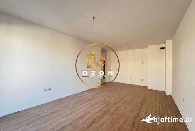 Shtepi ne shitje Apartament ne Tirane, 2+1, Mobilimi Bosh, pa mobiluar, Pagesa 122,940  Euro.