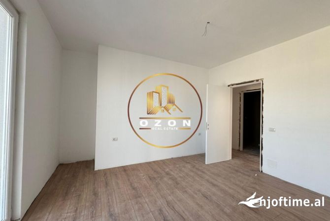 Shtepi ne shitje Apartament ne Tirane, 2+1, Mobilimi Bosh, pa mobiluar, Pagesa 122,940  Euro.