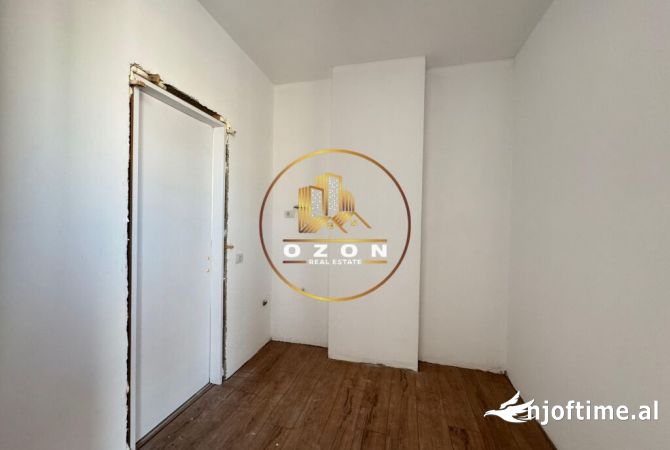 Shtepi ne shitje Apartament ne Tirane, 2+1, Mobilimi Bosh, pa mobiluar, Pagesa 122,940  Euro.