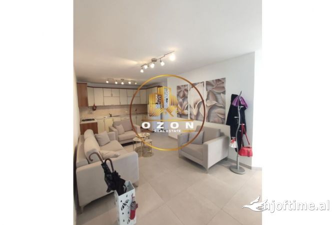 Ambient biznesi me qera 3+1 ne Tirane - 600 Euro