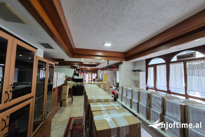 Ambient biznesi me qera 1+1 ne Tirane - 800 Euro