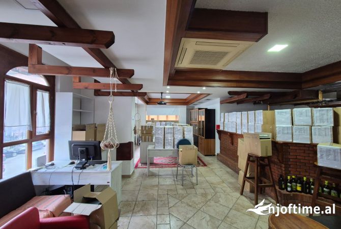 Ambient biznesi me qera 1+1 ne Tirane - 800 Euro