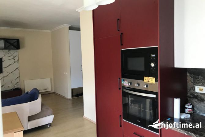 Shtepi me qera Apartament ne Tirane, 2+1, Mobilimi E mobiluar, Pagesa 750  Euro.