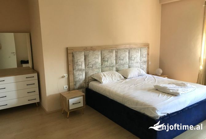 Shtepi me qera 2+1 ne Tirane - 750 Euro
