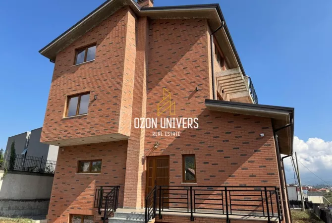 Shtepi me qera 6+1 ne Tirane - 4,500 Euro