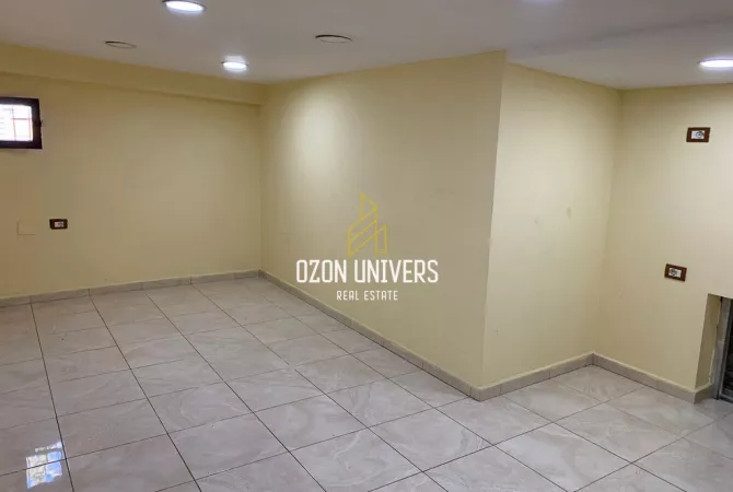 Ambiente Commerciale in Affitto 3+1 a Tirana - 450 Euro