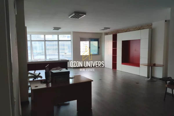 Business Property for Rent 3+1 in Tirana - 350 Euro
