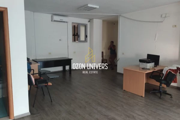 Business Property for Rent 3+1 in Tirana - 350 Euro
