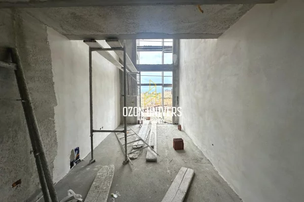 Shtepi ne shitje Apartament ne Kavaje, Garsoniere, Mobilimi Bosh, pa mobiluar, Pagesa 74,095  Euro.