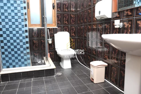 Shtepi ne shitje Duplex(shtepi me 2 kate) ne Berat, 6+1, Mobilimi E mobiluar, Pagesa 350,000  Euro.