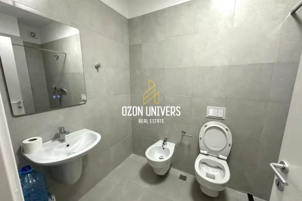 Shtepi me qera Apartament ne Tirane, 2+1, Mobilimi E mobiluar, Pagesa 1,300  Euro.