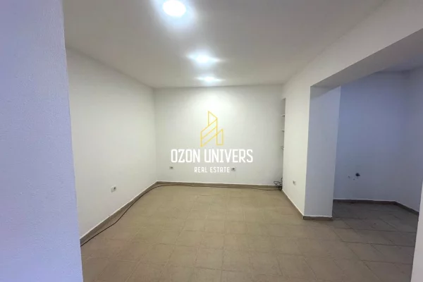 Ambient biznesi me qera 3+1 ne Tirane - 400 Euro