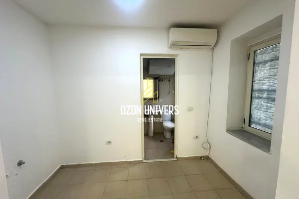 Ambient biznesi me qera 3+1 ne Tirane - 400 Euro